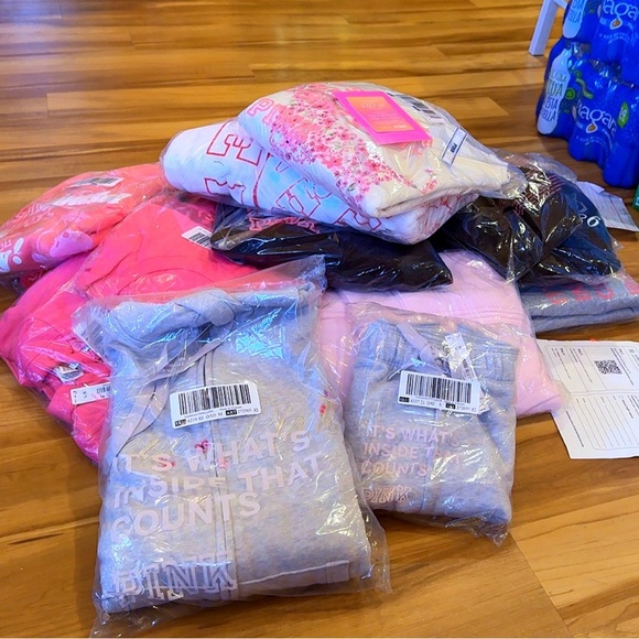 PINK Victoria's Secret Other - 🍒 Live Show 🎥 Unlisted Notifications 🍒